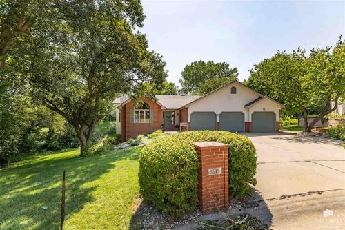 3913 Barbara Ln, Manhattan, KS, 66503-7573 | Card Image
