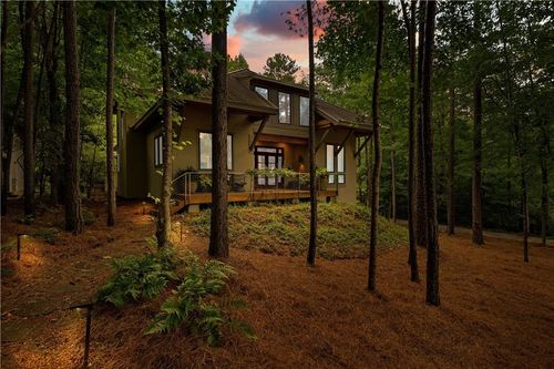 9016 Selborne Ln, Chattahoochee Hills, GA, 30268-2266 | Card Image