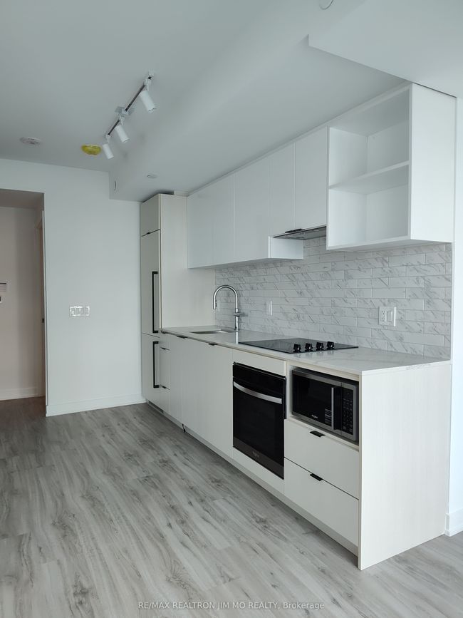 252 Church St, Condo with 2 bedrooms, 2 bathrooms and null parking in Toronto ON | Image 5