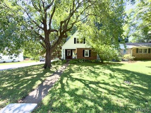 280 N Castello St, Florissant, MO, 63031-4812 | Card Image