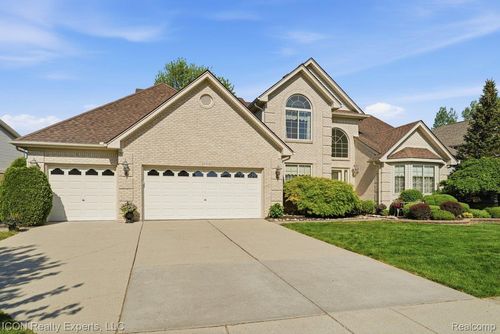 26654 Rose Dr, Flat Rock, MI, 48134-1899 | Card Image