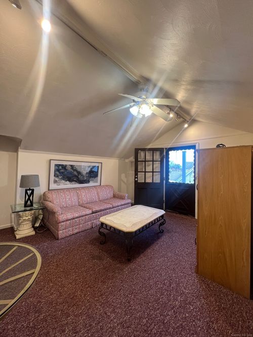 466 Derby Ave, West Haven, CT, 06516-1007 | Card Image