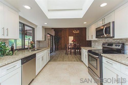 3211 Via De Todos Santos, Fallbrook, CA, 92028-9327 | Card Image