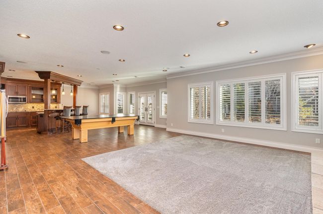 LL family room | Image 32