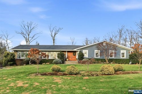 85 Oak Dr, Upper Saddle River, NJ, 07458-2214 | Card Image