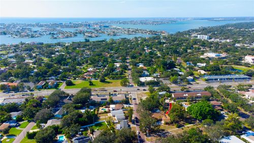 547 Oleander Way S, ST PETERSBURG, FL, 33707-2113 | Card Image