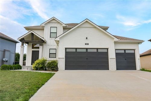 1225 Hillmann Ln, Warrensburg, MO, 64093-7895 | Card Image