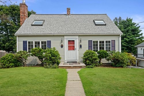 28 Hillside Ave, Stoneham, MA, 02180-1012 | Card Image
