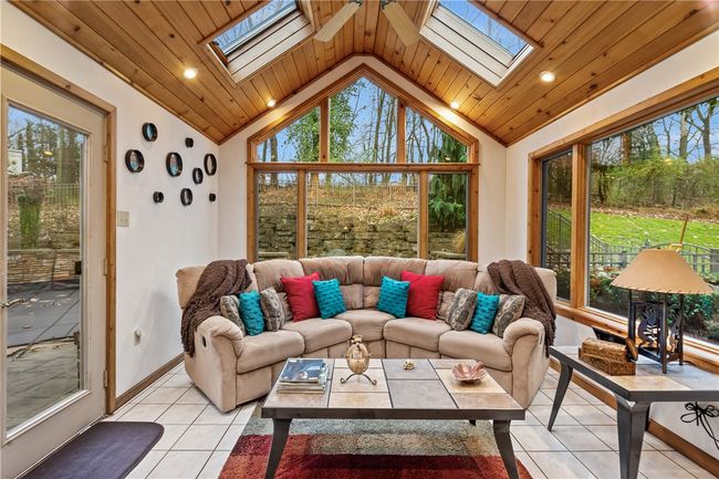 4 Seasons Room with 4 skylight windows | Image 13