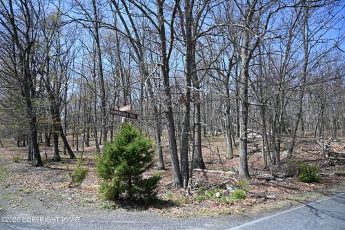 230 Hummingbird Ct, Bushkill, PA, 18324 | Card Image