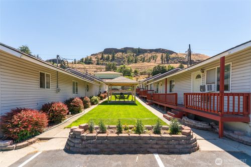 280 E Grand Coulee Ave, Grand Coulee, WA, 99133-9754 | Card Image