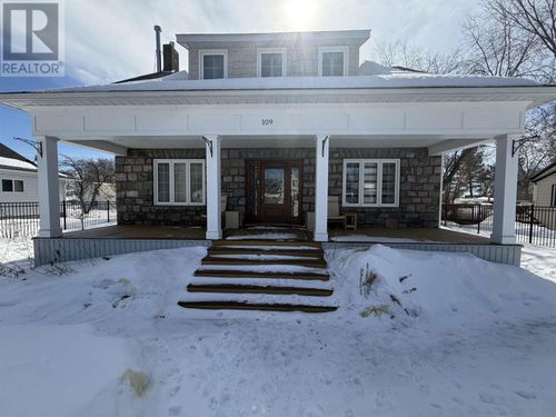 109 King St, Sioux Lookout, ON, P8T1H6 | Card Image