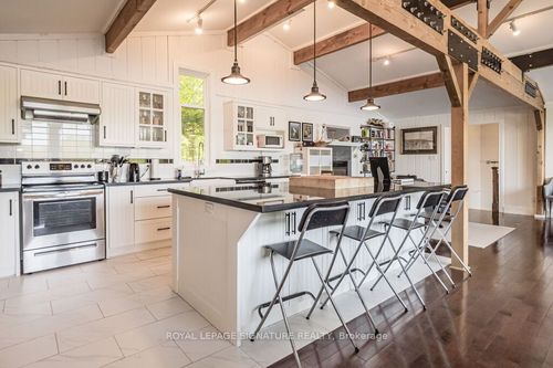 1127 Sunny Lake Rd, Gravenhurst, ON, P1P0G3 | Card Image