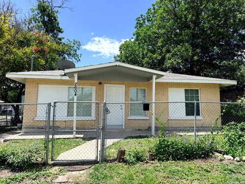 2604 Chihuahua St, San Antonio, TX, 78207-6400 | Card Image