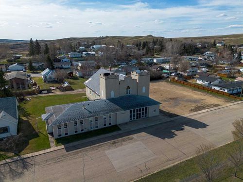 214 Bruce Avenue, Carbon, AB, T0M0L0 | Card Image