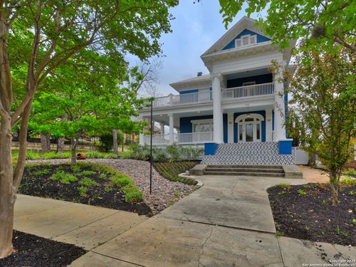 702 W French Pl, San Antonio, TX, 78212-3636 | Card Image