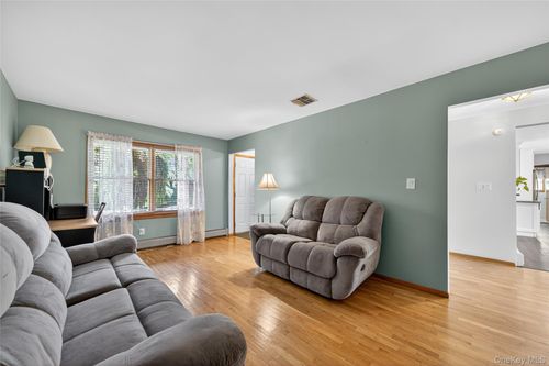 53 Hastings Ln, Stony Point, NY, 10980-1036 | Card Image