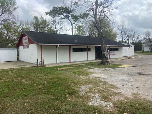 6th 6th St, Bay City, TX, 77414-5237 | Card Image