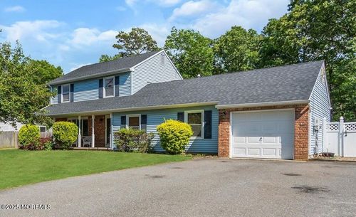 147 Foxhollow Dr, Lanoka Harbor, NJ, 08734-1612 | Card Image