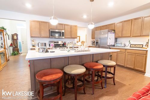 52649 Wellington Valley Dr, Macomb, MI, 48042-1320 | Card Image