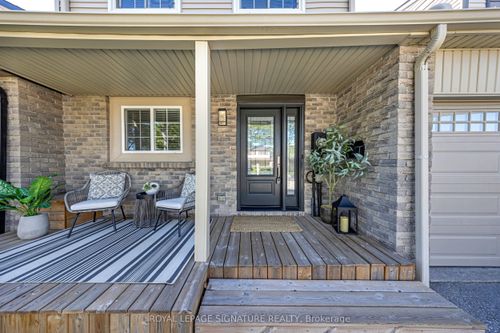 53 Banner Cres, Ajax, ON, L1S3S8 | Card Image
