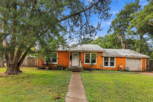 701 W Foley St, Alvin, TX, 77511-3301 | Card Image