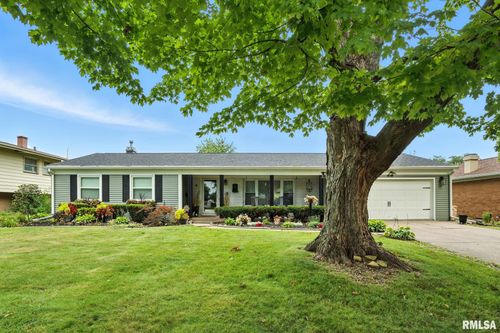 2705 Fillmore Ln, Davenport, IA, 52804-1713 | Card Image