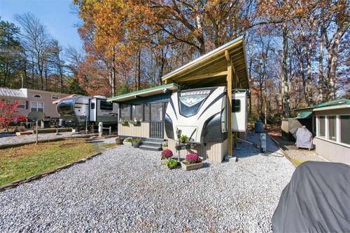 324 Leisure Acres Dr, Cleveland, GA, 30528-5258 | Card Image