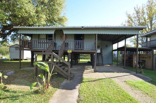 116 Rose St, Dulac, LA, 70353-2624 | Card Image