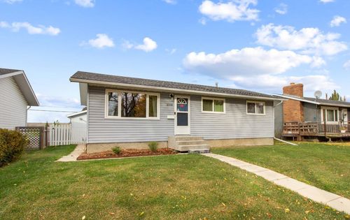 4508 67 St, Camrose, AB, T4V2P9 | Card Image