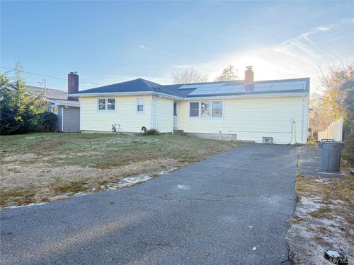 50 W Lake Dr, Patchogue, NY, 11772-2109 | Card Image