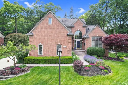 33-3473 Warwick Dr, Rochester Hills, MI, 48309-4708 | Card Image