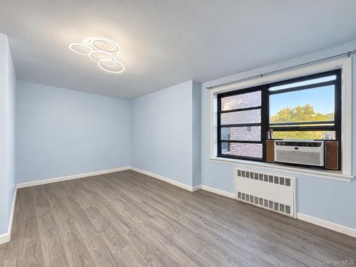 5b-28-02 141st St, Flushing, NY, 11354-1649 | Card Image