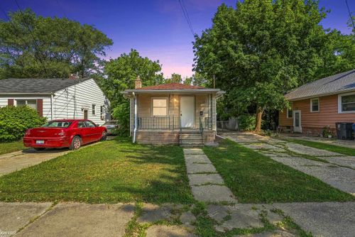 2622 Swayze St, Flint, MI, 48503-3355 | Card Image