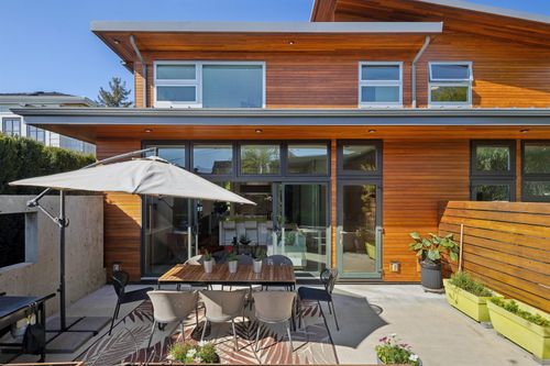 626 E 22 Avenue, Vancouver, BC, V5V1V4 | Card Image