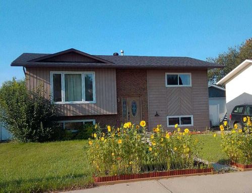 47 E Glen St Se, Medicine Hat, AB, T1B2Z8 | Card Image