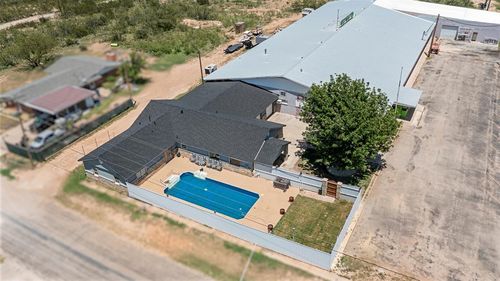 2910 W 8th St, Big Spring, TX, 79720-1865 | Card Image