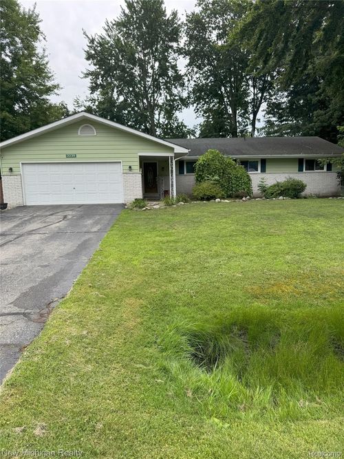 3239 Shoreview Dr, Fort Gratiot, MI, 48059-2847 | Card Image