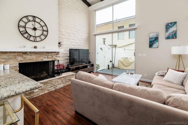 4 - 2544 Navarra Dr, Townhouse with 2 bedrooms, 2 bathrooms and 1 parking in Carlsbad CA | Image 8