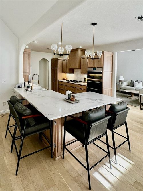 5607 S Chadwick Dr, Rogers, AR, 72758-8223 | Card Image