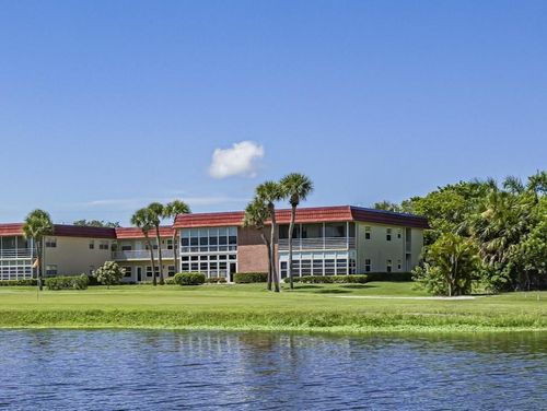106-111 Spring Lake Court, Vero Beach, FL, 32962 | Card Image