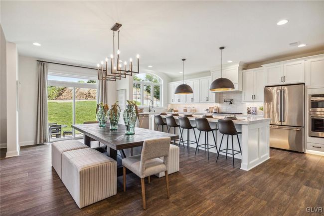 Breakfast Area open to kitchen | Image 9