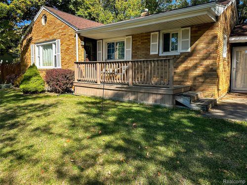 3415 Hull St, Flint, MI, 48507-3327 | Card Image