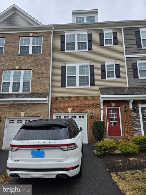 15305 Linville Creek Dr, HAYMARKET, VA, 20169-6292 | Card Image
