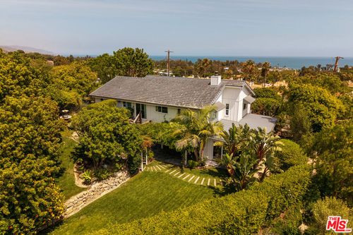 6363 Zumirez Dr, Malibu, CA, 90265 | Card Image