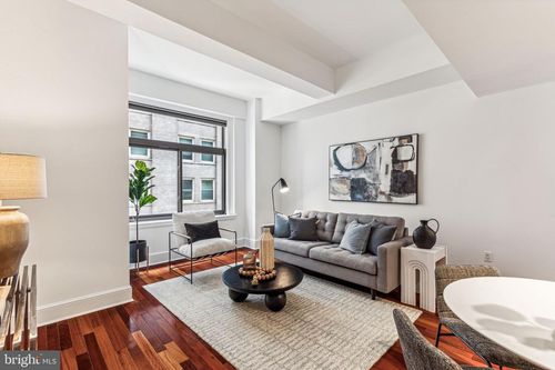 5e-1500 Chestnut St, PHILADELPHIA, PA, 19102-2744 | Card Image
