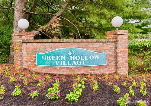 101 Green Hollow Dr, Iselin, NJ, 08830-2920 | Card Image