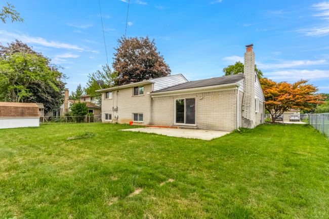 16592 Country Club Dr, House other with 3 bedrooms, 2 bathrooms and null parking in Livonia MI | Image 30
