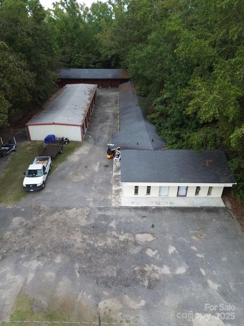 418 W Bobo Newsom Hwy, Hartsville, SC, 29550-4737 | Card Image