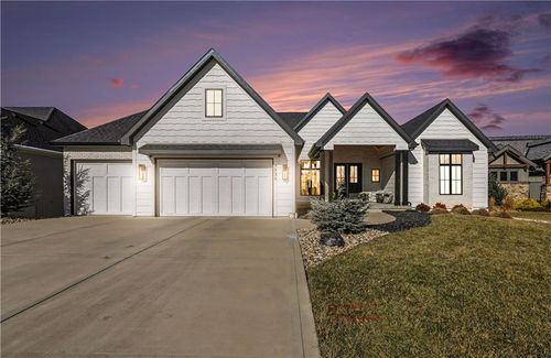 7736 Donnelly Ave, Kansas City, MO, 64158-1421 | Card Image